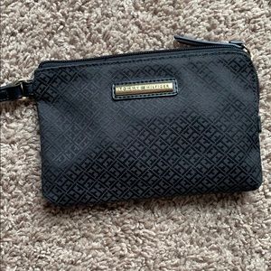tommy wristlet
